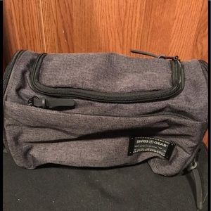 Travel toiletry bag